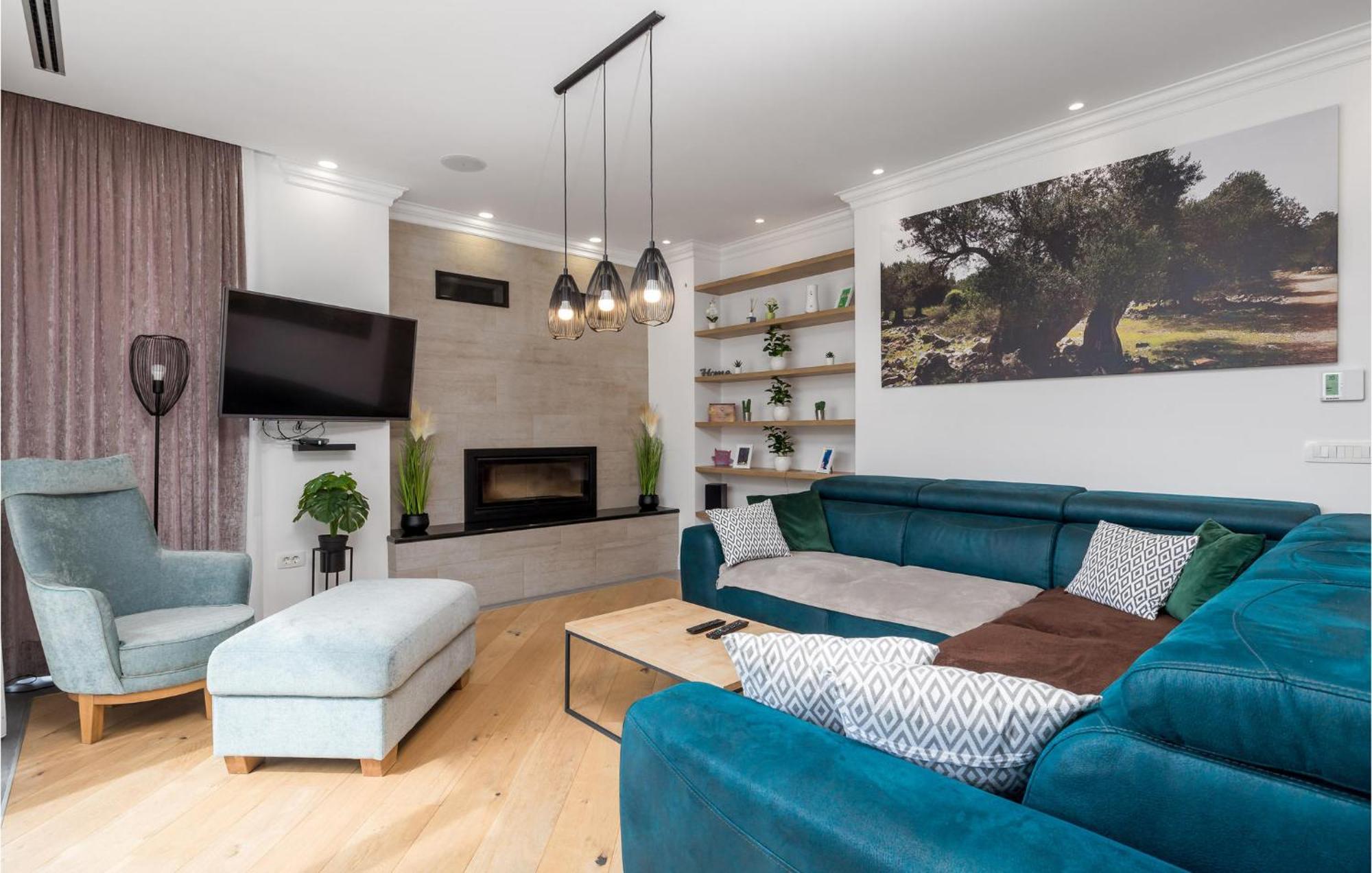 4 Bedroom Gorgeous Home In Lun Lun  Exteriör bild