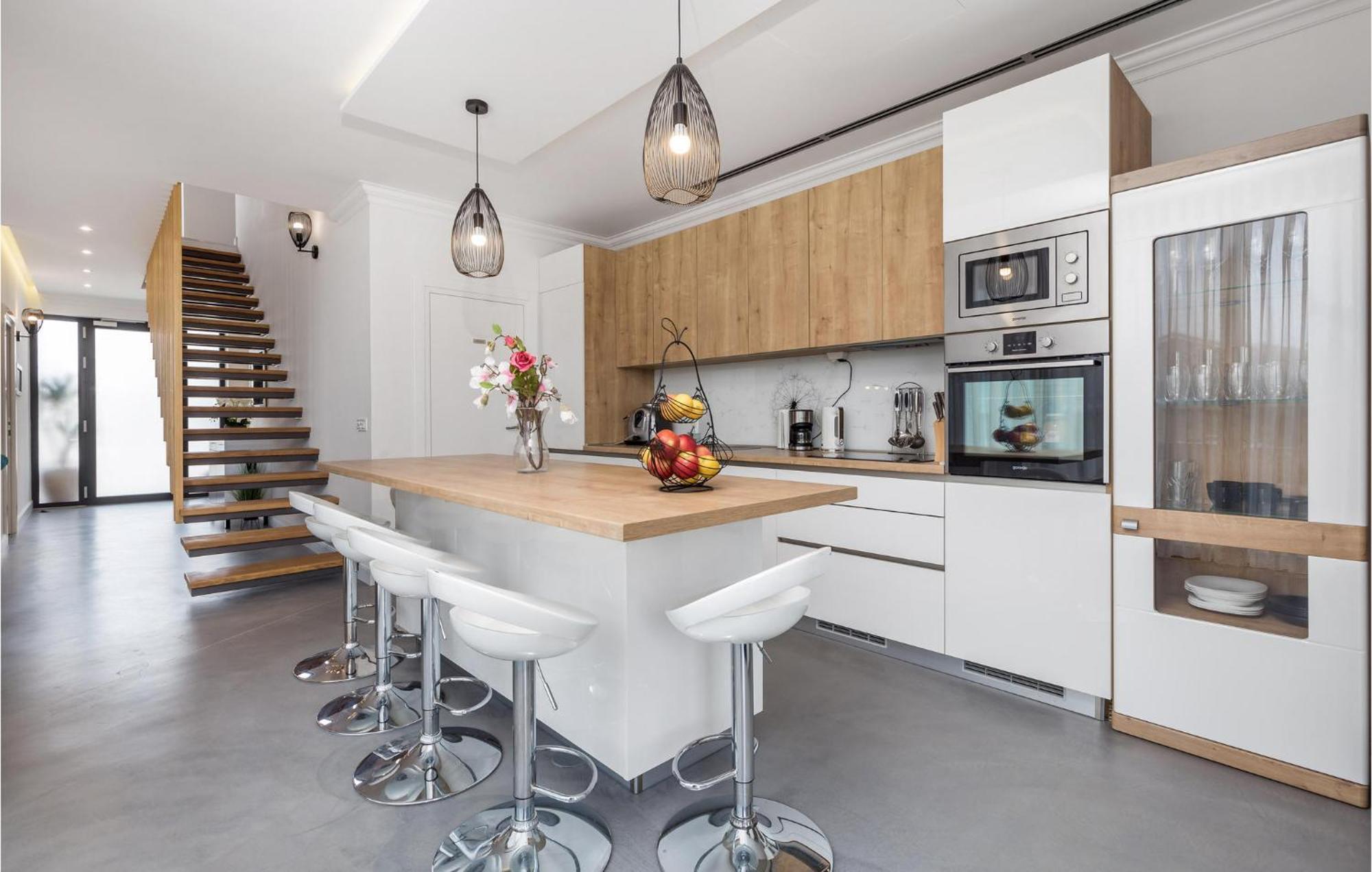 4 Bedroom Gorgeous Home In Lun Lun  Exteriör bild